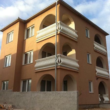 Apartments Mara Novi Vinodolski Bagian luar foto