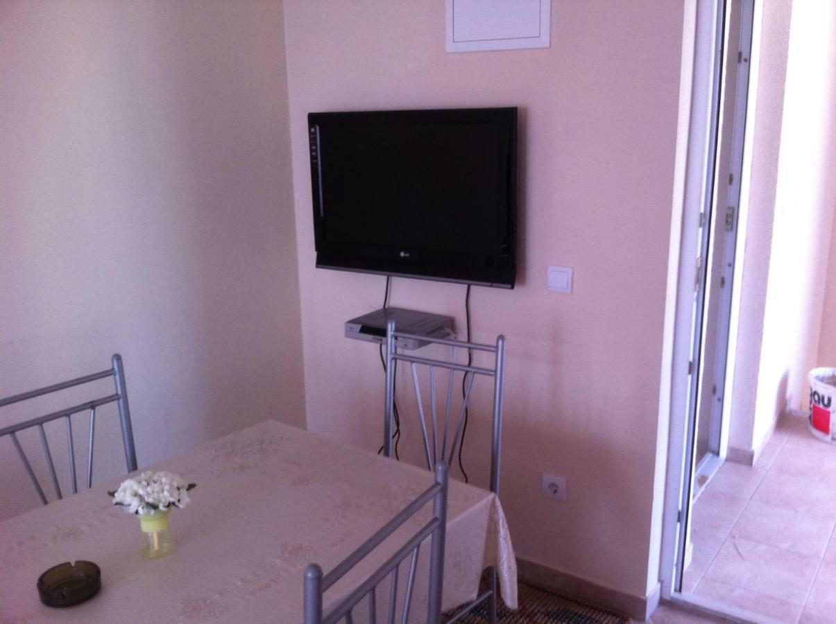 Apartments Mara Novi Vinodolski Bagian luar foto